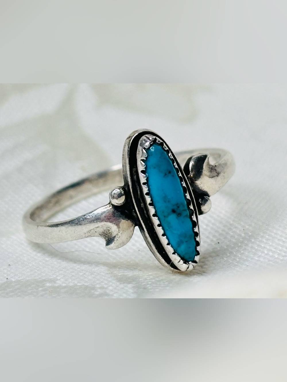 Vintage Navajo Southwestern Sterling Silver Turquoise Ring Size 7.5